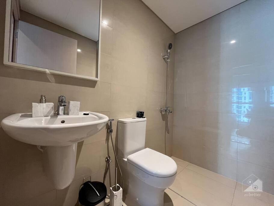 Apartment Luxury 3bedroom With Balcony In Downtown