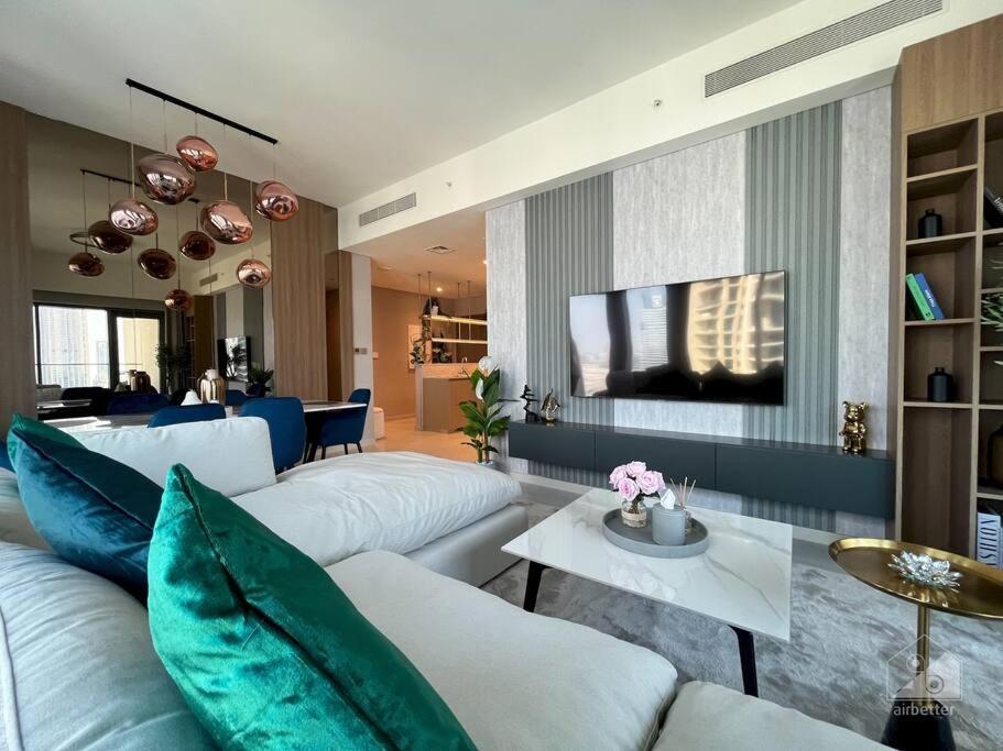 Luxury 3bedroom With Balcony In Downtown * Dubai