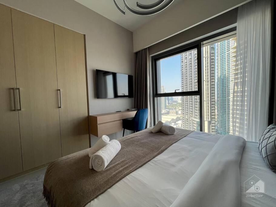 Luxury 3bedroom With Balcony In Downtown
