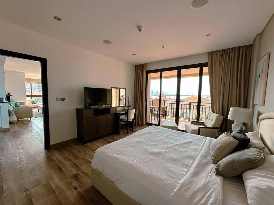 Family Friendly At Palm Dubai