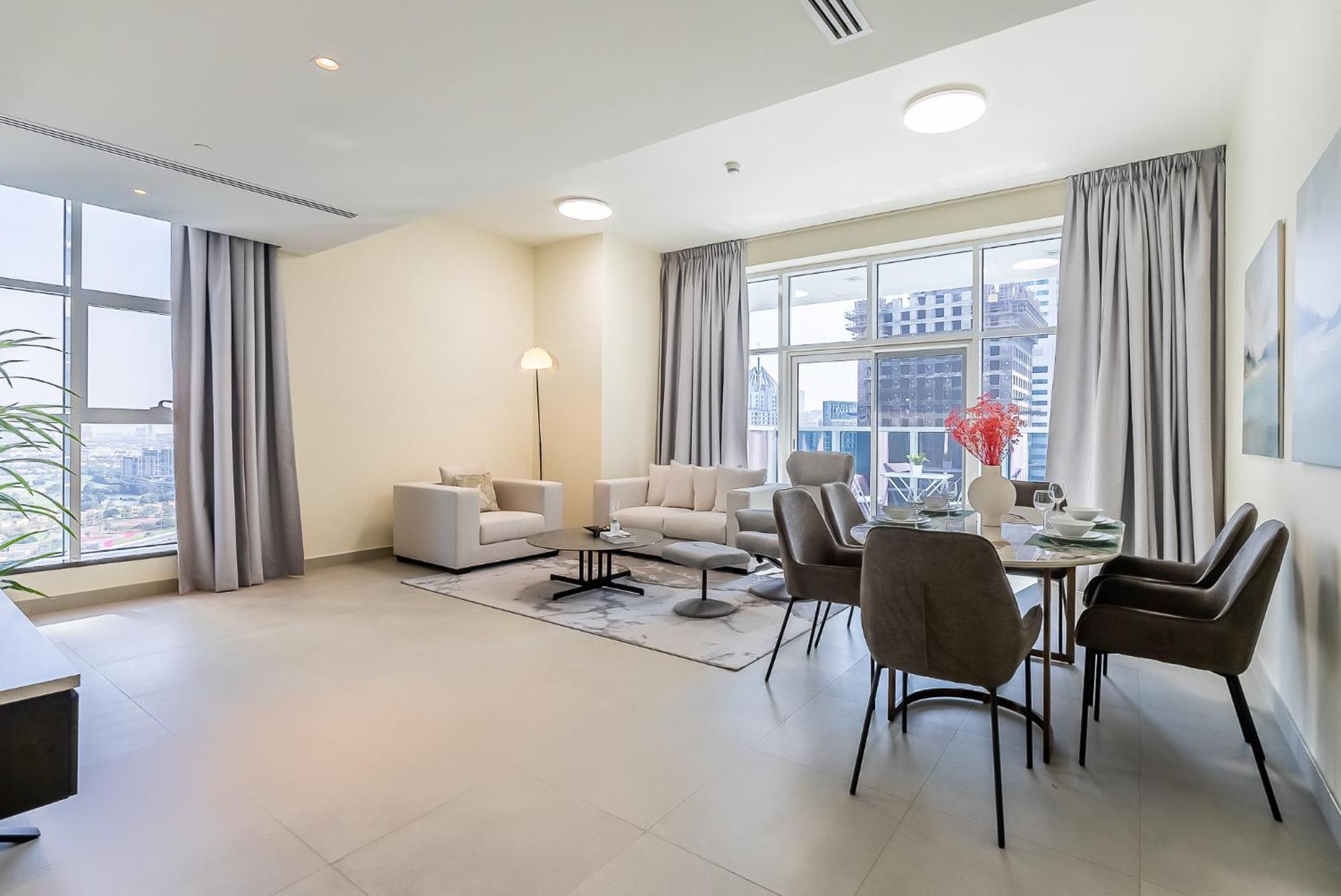 Spacious With Maid In Marina I Marina Arcade Apartment Dubai