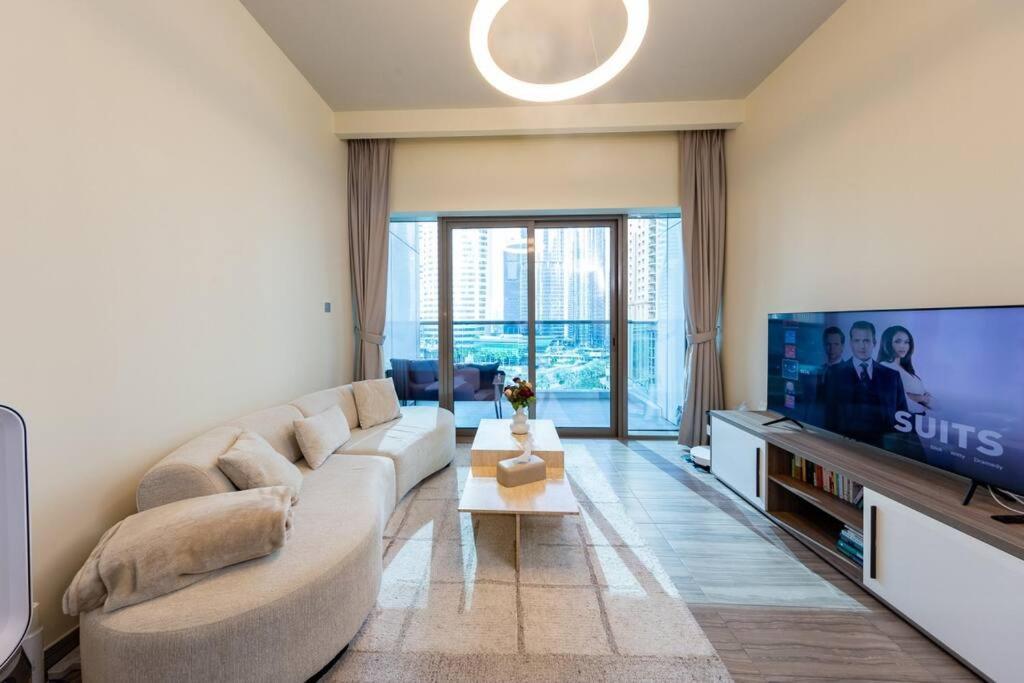 Cozy 1br With Lake View Near Metro Apartment