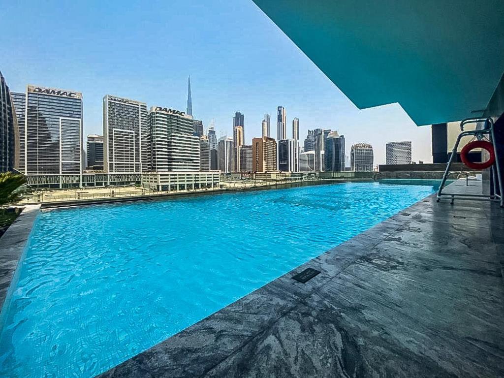 Trophy Serene 2bdr Business Bay W Plunge Pool In Balcony
