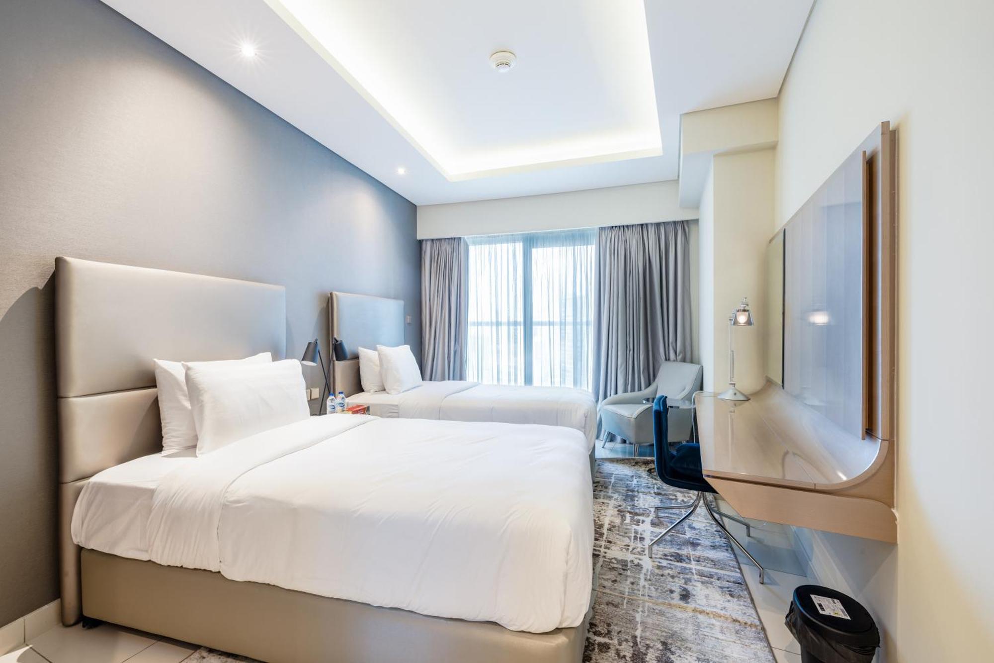 Apartment Aliving Supreme 2br Damac Paramount Tower Business Bay 2907 *