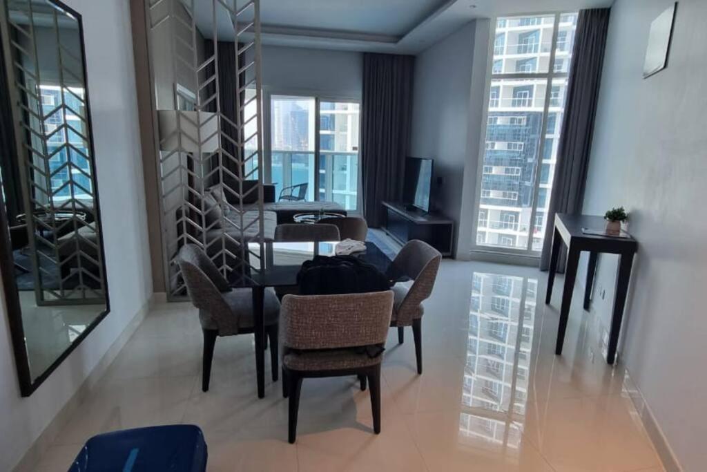 Beautiful 1 Bed Apartment *
