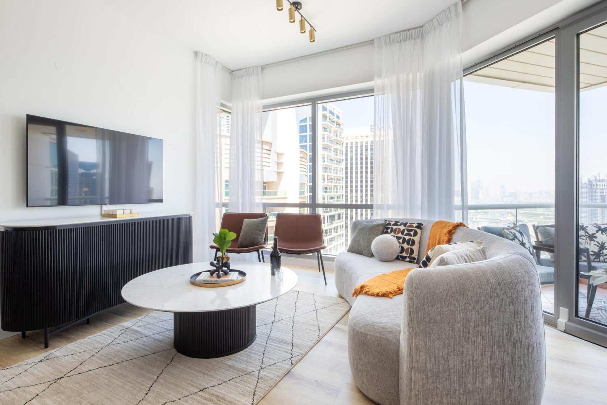 Frank Porter - La Riviera Tower Apartment