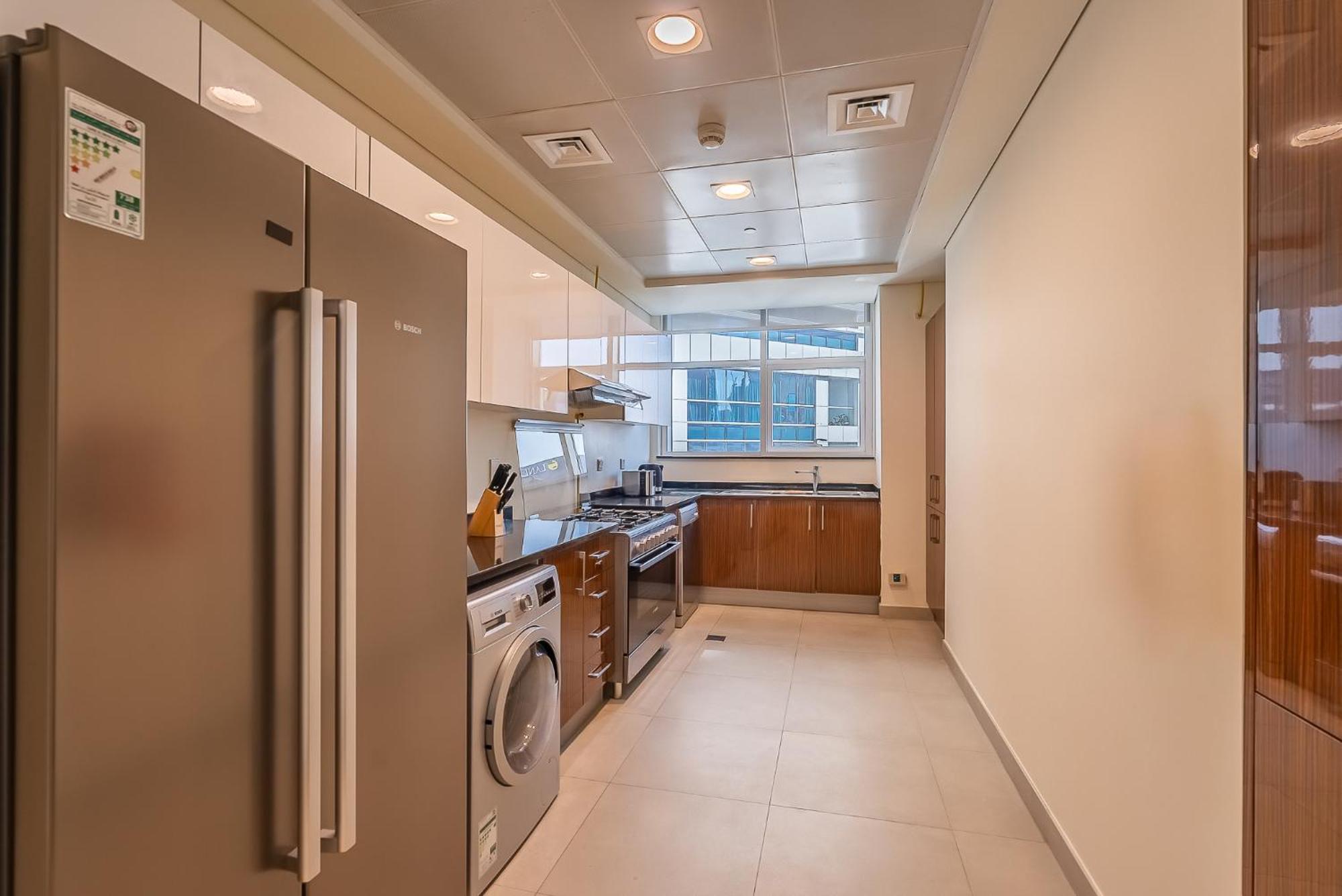 Apartment Spacious With Maid In Marina I Marina Arcade