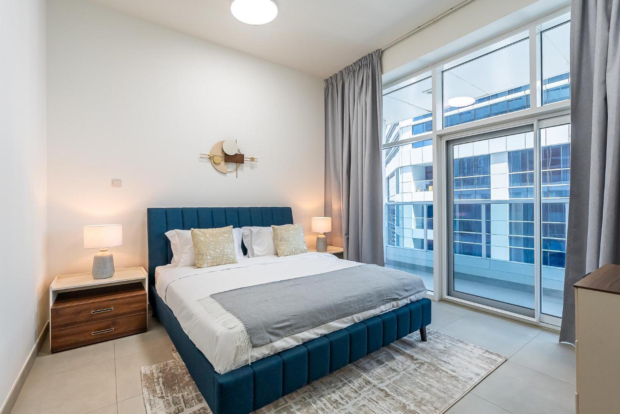 Spacious With Maid In Marina I Marina Arcade Apartment *
