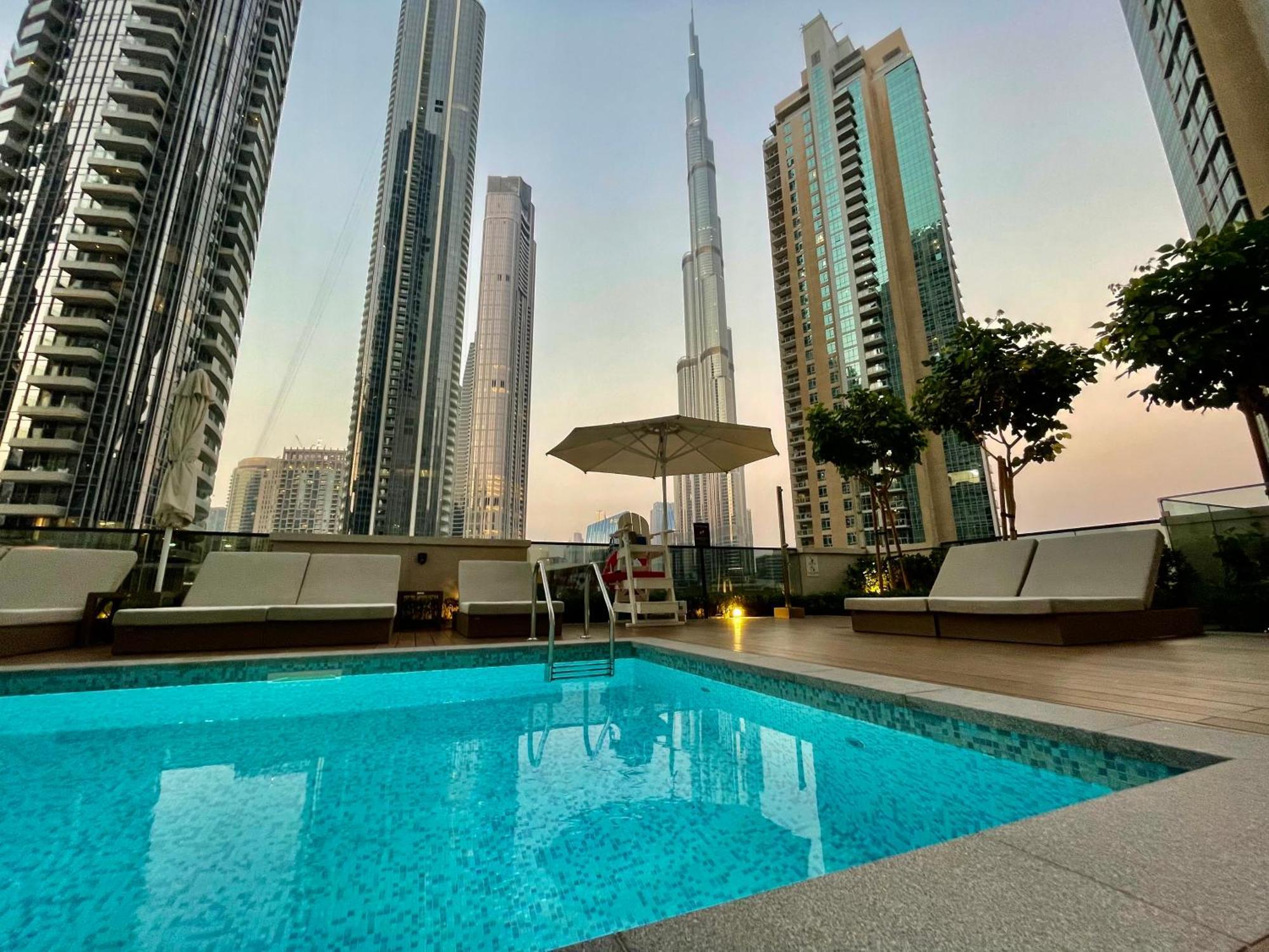 Chic Lux 2br I High Floor L By Burj Khalifa & Mall I Pool L Gym *