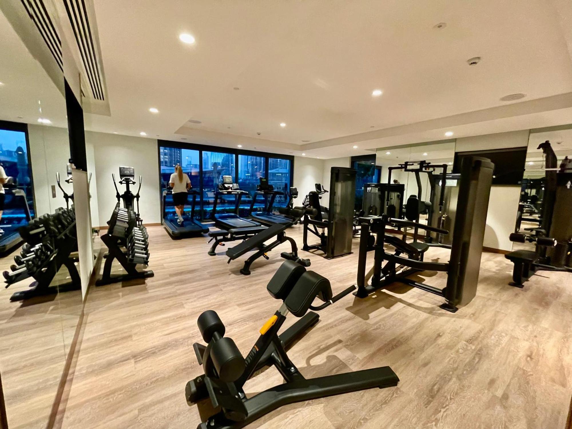Chic Lux 2br I High Floor L By Burj Khalifa & Mall I Pool L Gym Apartment *