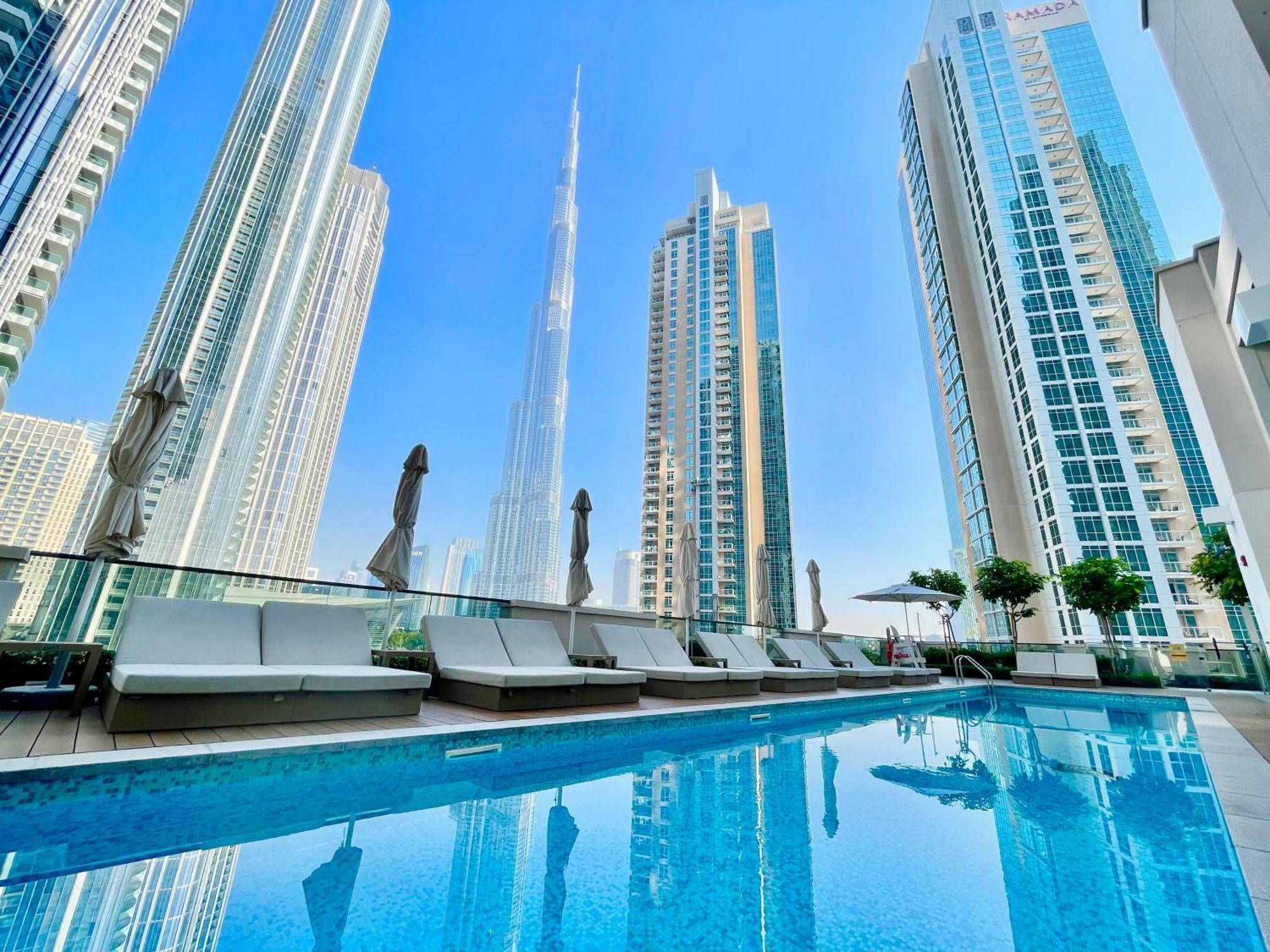 Chic Lux 2br I High Floor L By Burj Khalifa & Mall I Pool L Gym * Dubai