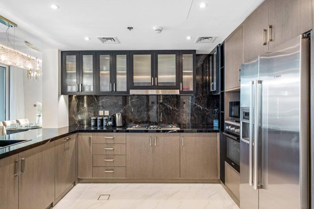 First Class 3br Wtih Full Burj Khalifa & Fountain View * Dubai