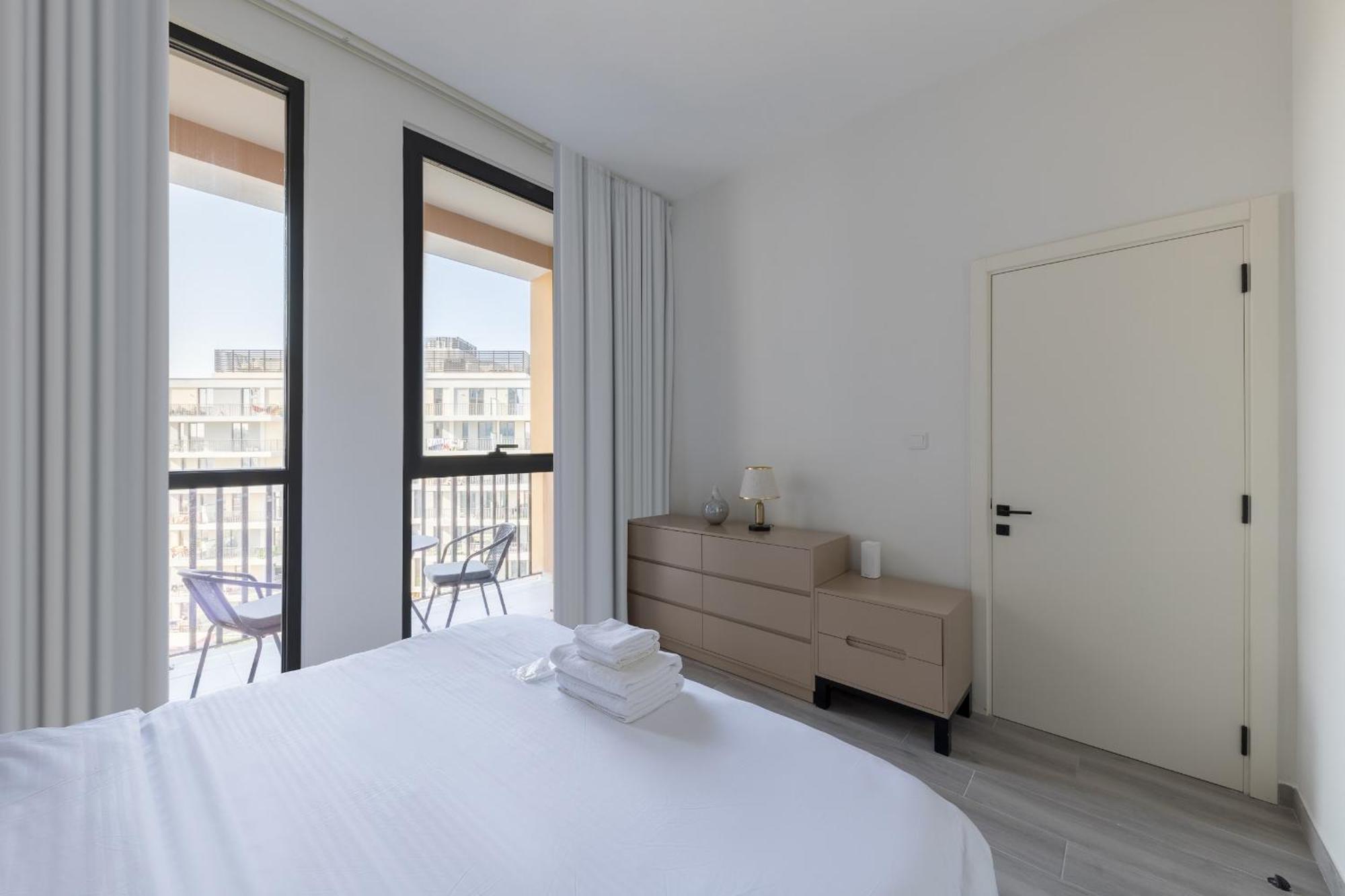 Fresh & Quiet 1br At Midtown Noor 4 Tower Apartment Dubai