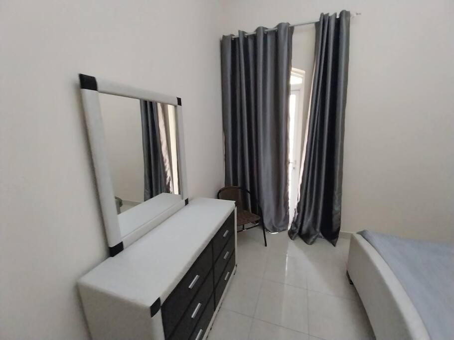 Beautiful Luxury In Near Airport Villa *