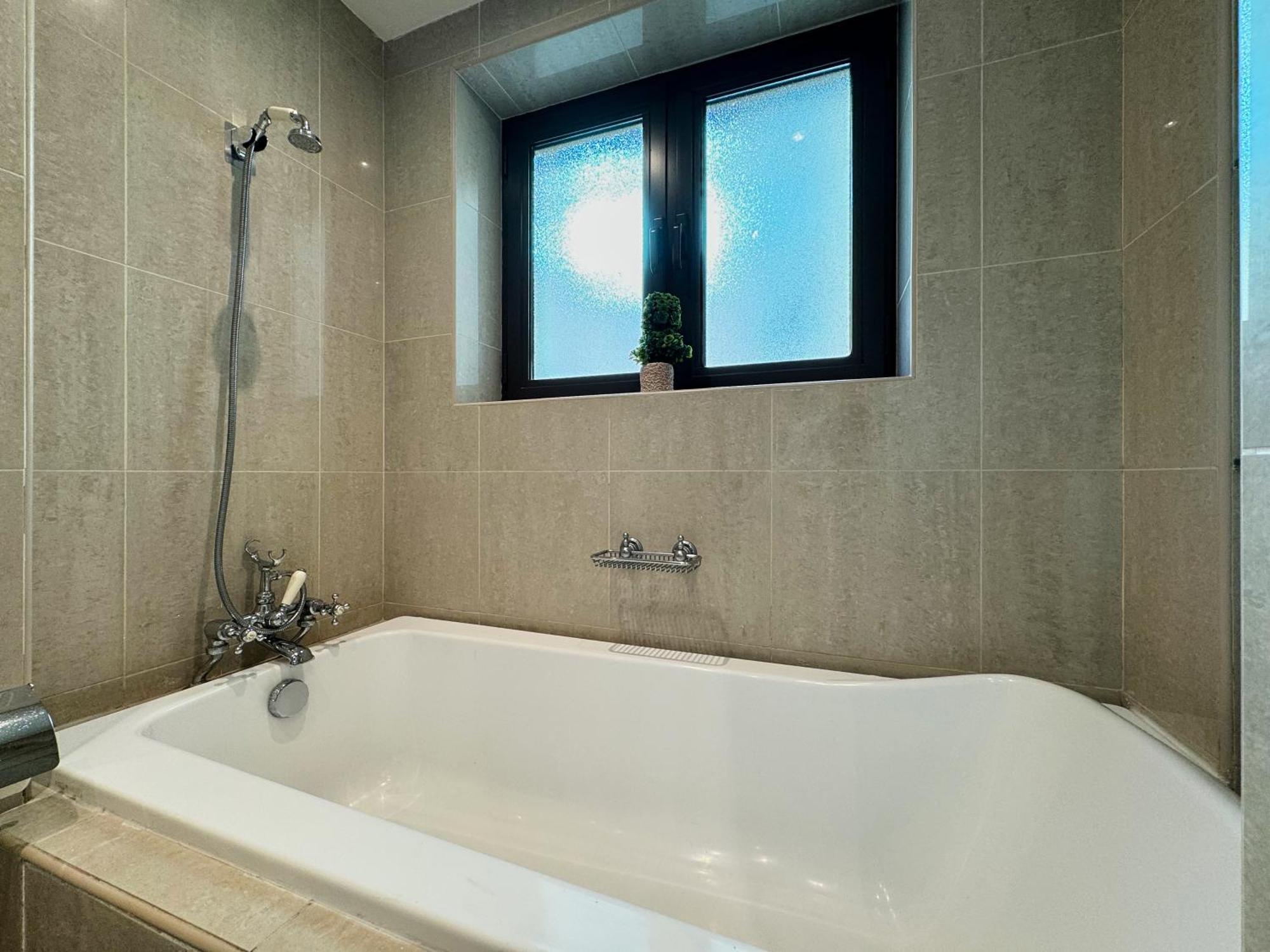 Golden Homes Souk Al Bahar Burj Khalifa View Tajer Residences 1br Mint Avenue Near , Mall & Burj Khalifa *