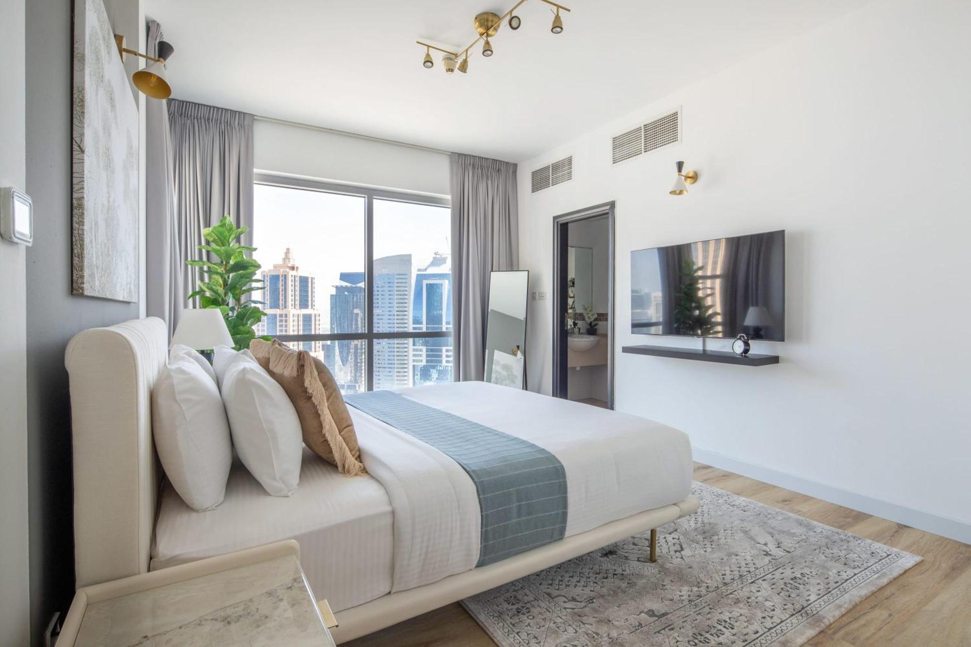 Frank Porter - La Riviera Tower Apartment Dubai