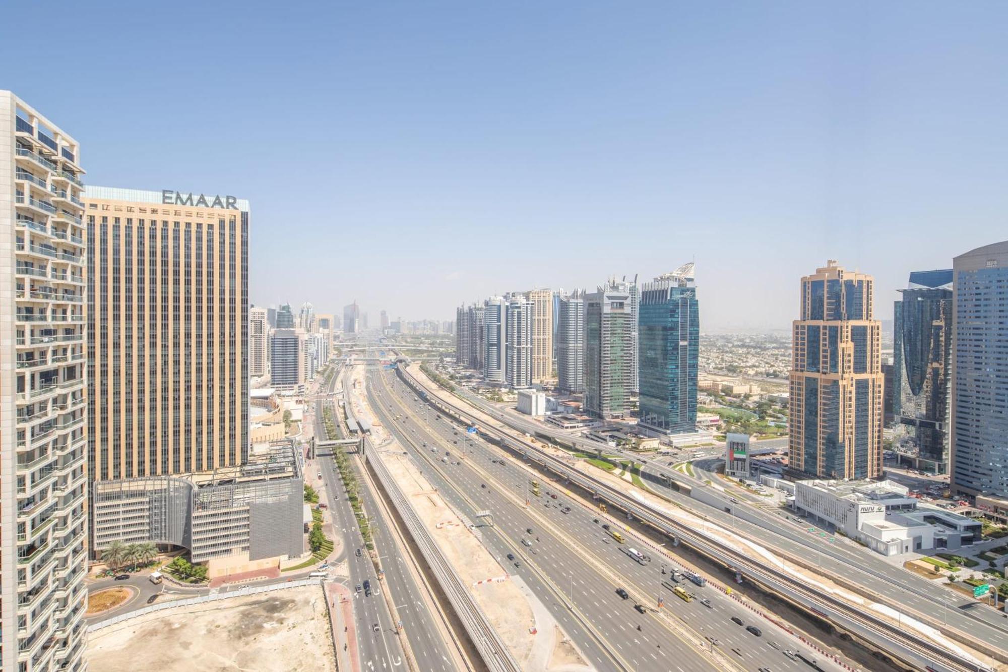 Frank Porter - La Riviera Tower Apartment