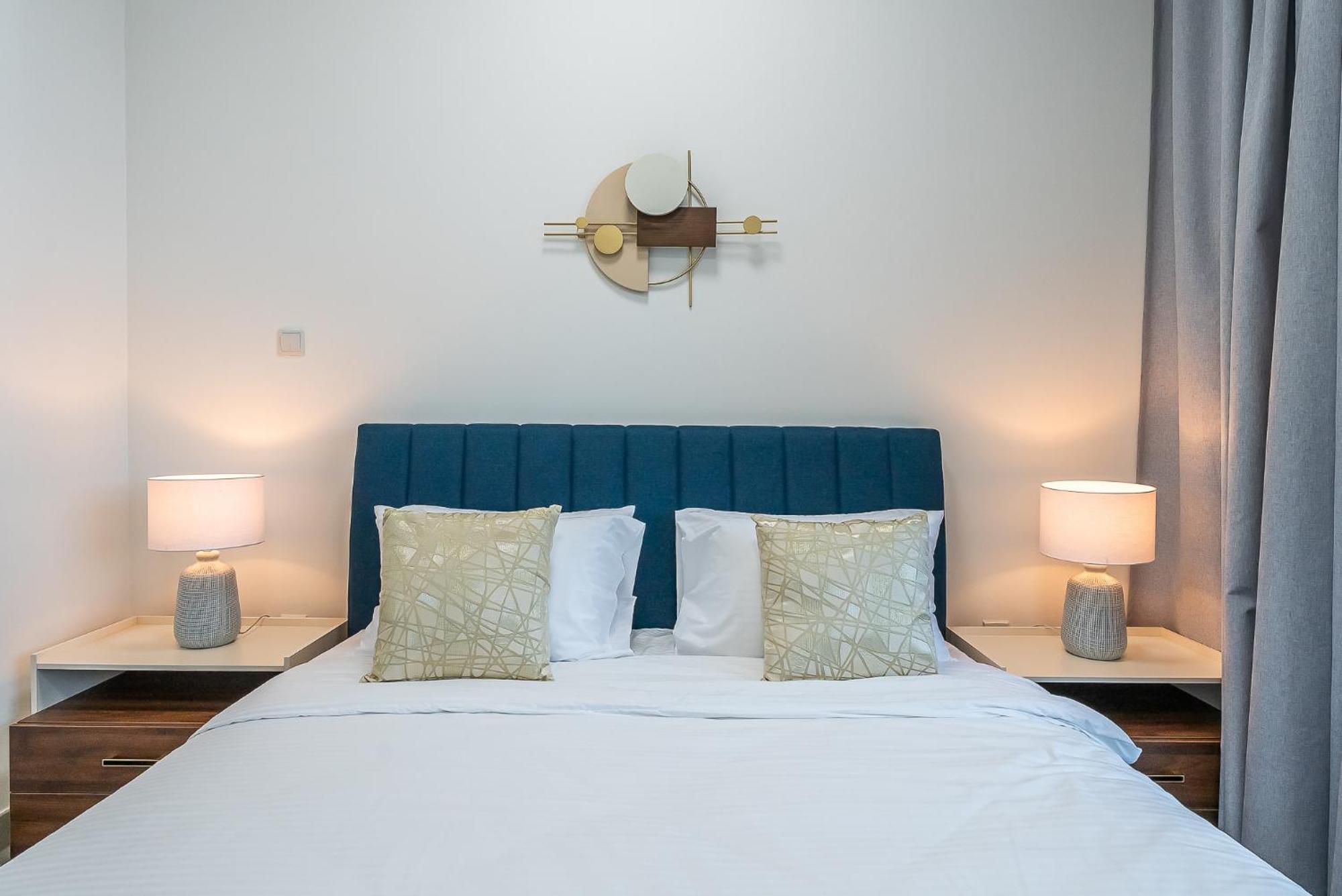 Spacious With Maid In Marina I Marina Arcade Apartment *
