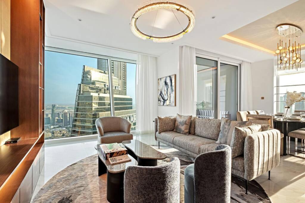 First Class 3br Wtih Full Burj Khalifa & Fountain View Apartment *