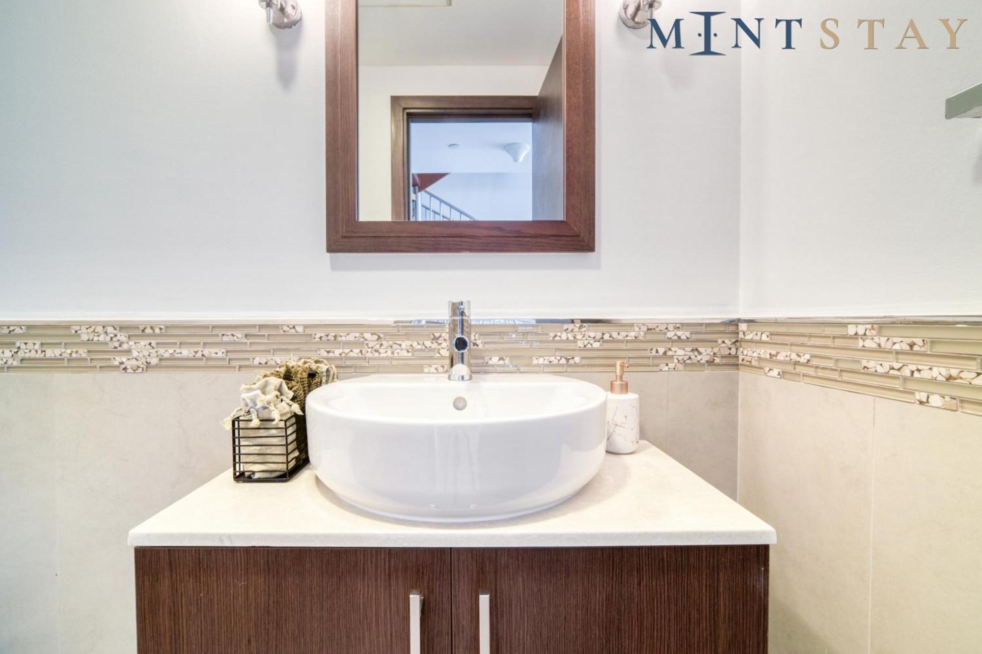 Burj Daman, Difc - Mint Apartment Dubai