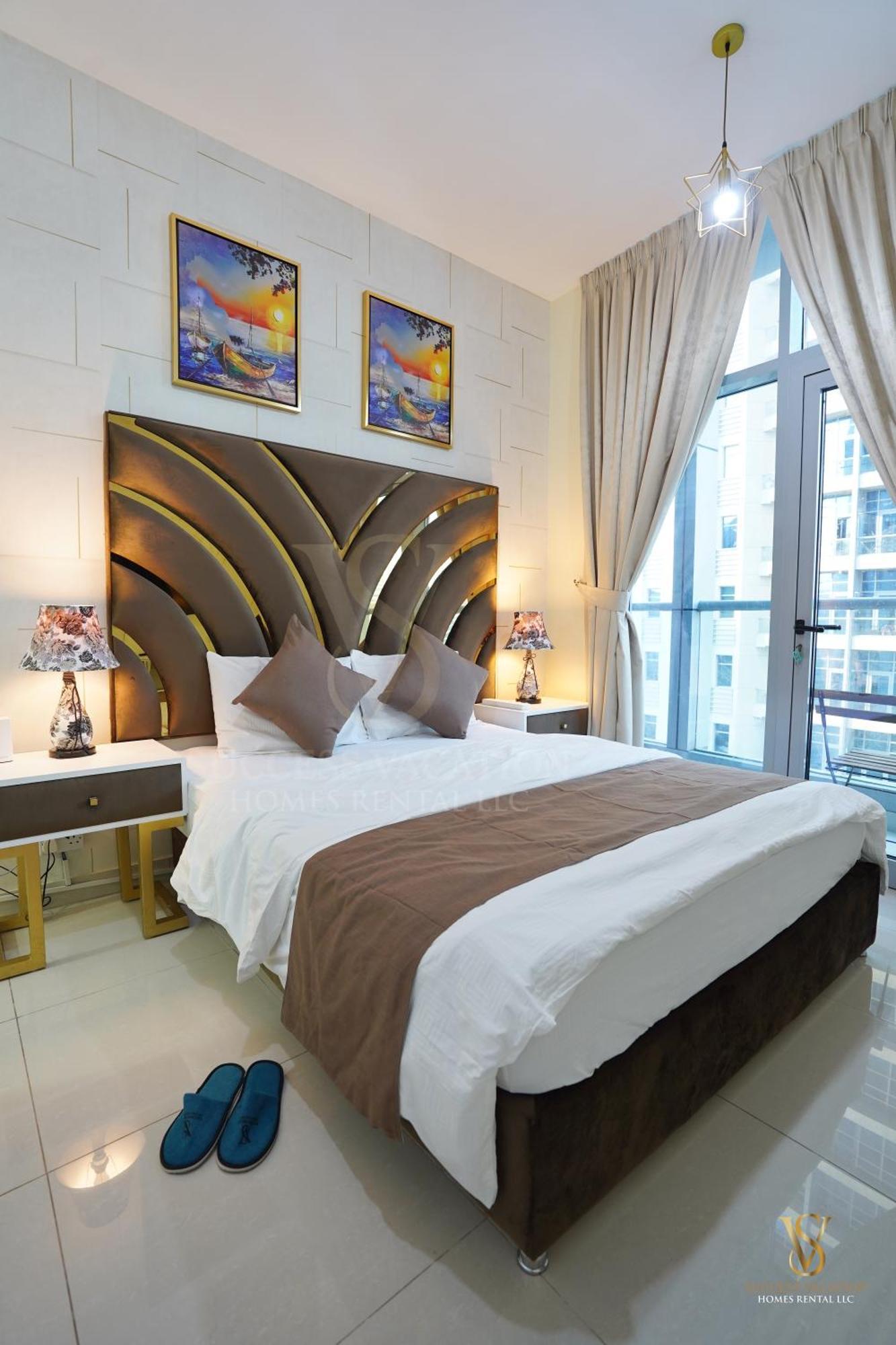 Apartment Success Luxury Apartment: Beachside Living With Daily Housekeeping *