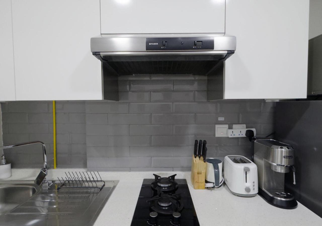 Canal Access Studio, 1 Min Walk To Business Bay Marina Apartment *