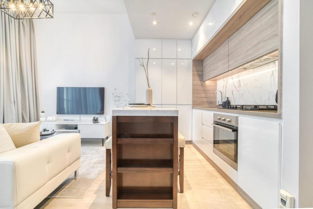 Bright With Mesmerizing Canal And View Apartment