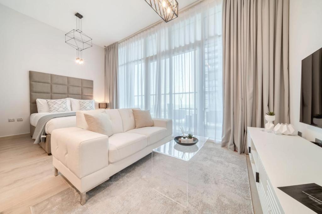 Bright With Mesmerizing Canal And View Apartment
