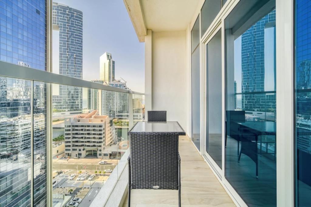 Apartment Bright With Mesmerizing Canal And View *