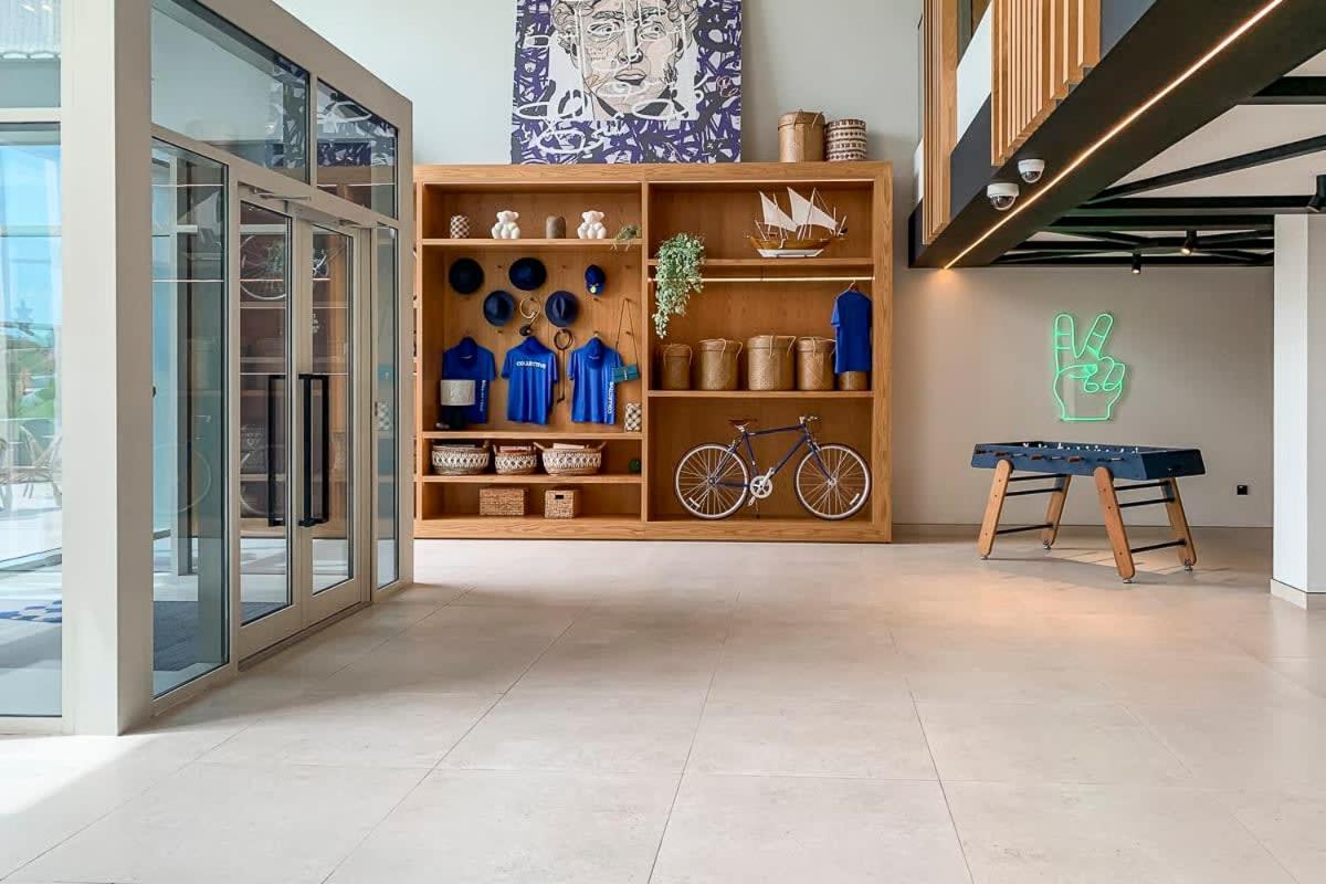 Frank Porter - Collective Tower 1 Apartment *