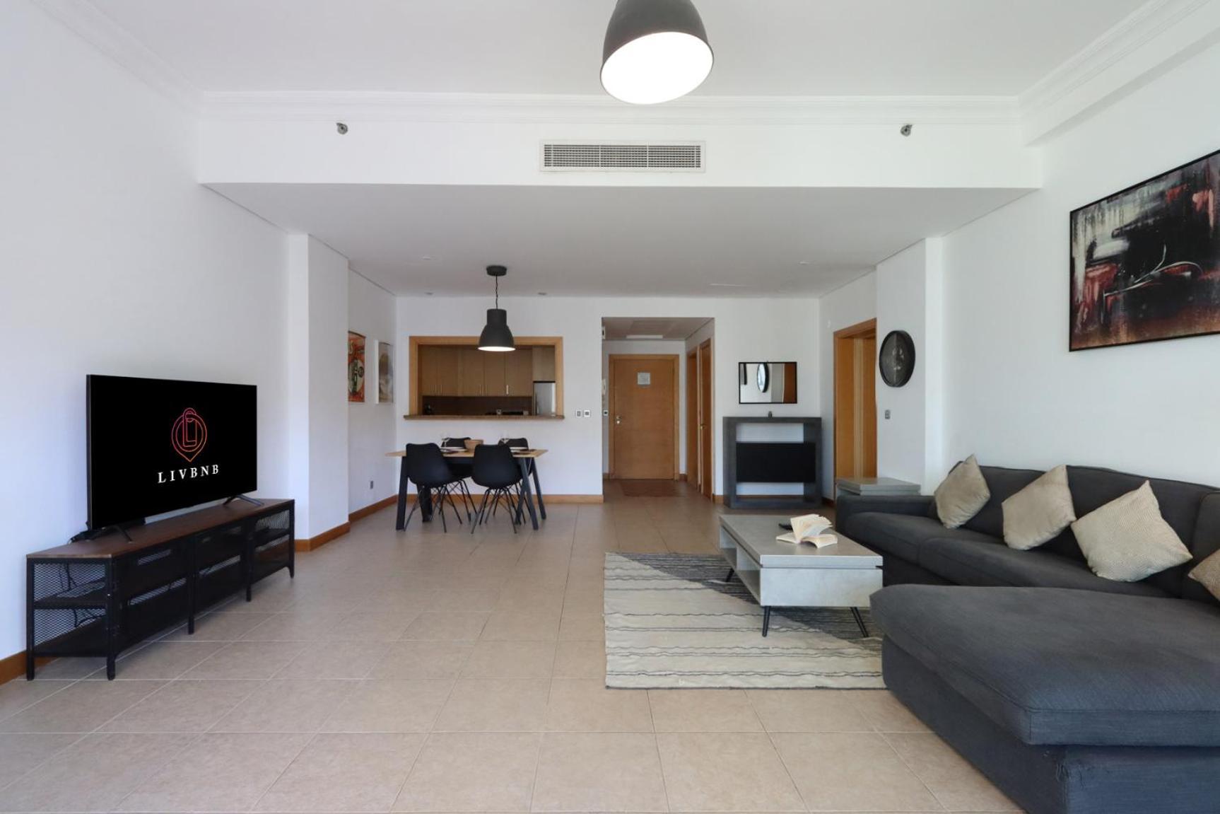 Apartment Spacious 1 Bedroom In Shoreline Near Palm Mall Dubai
