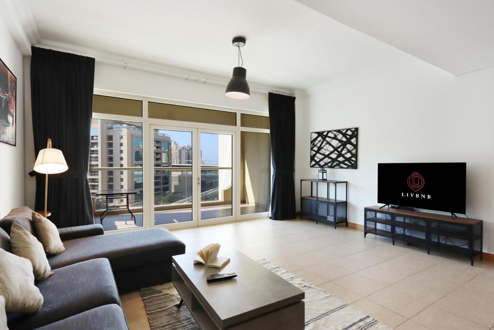 Spacious 1 Bedroom In Shoreline Near Palm Mall *