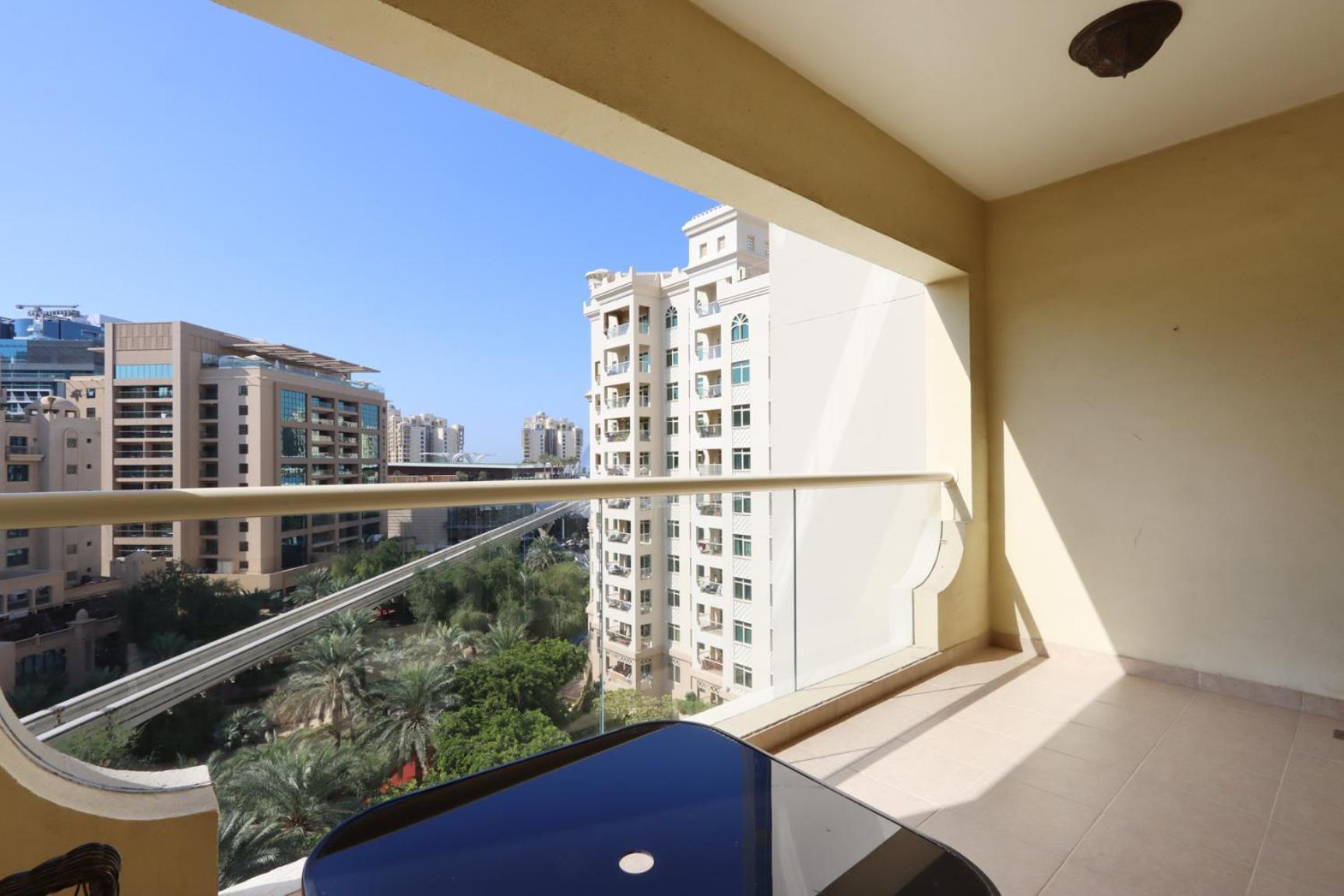 Spacious 1 Bedroom In Shoreline Near Palm Mall * Dubai