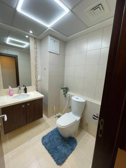 Apartment Cozy 3br With Maid's