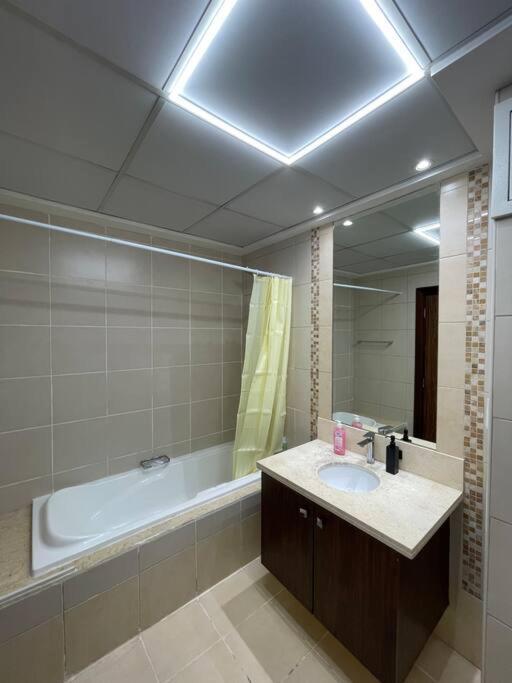 Cozy 3br With Maid's Apartment Dubai