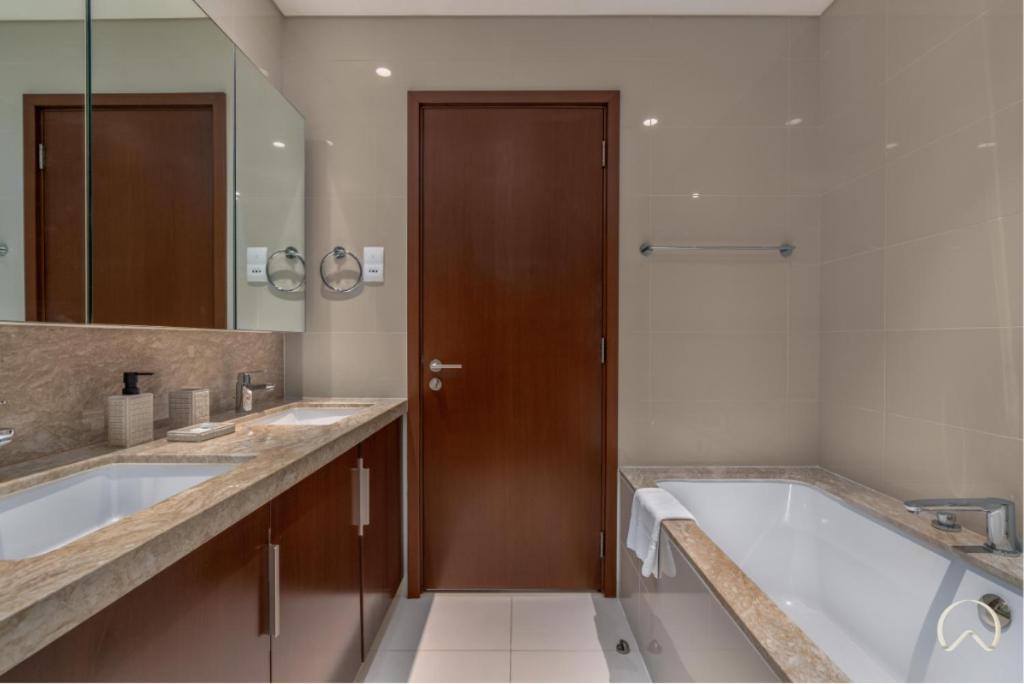 Oraya - Stunning 2br- Mulberry Hills, Pool-park View