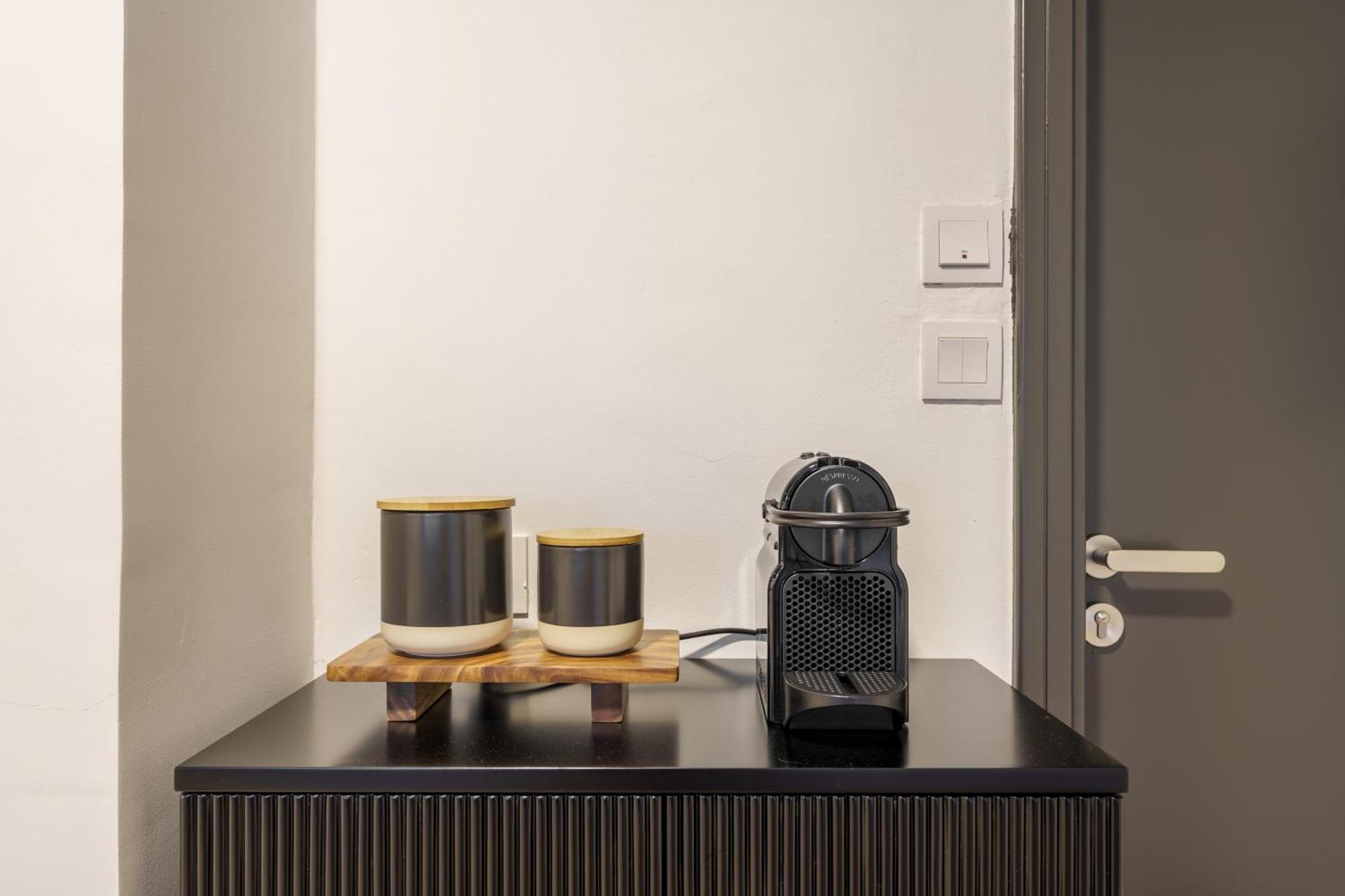 Apartment Luxe Living In Our Exquisite 1 Bedroom