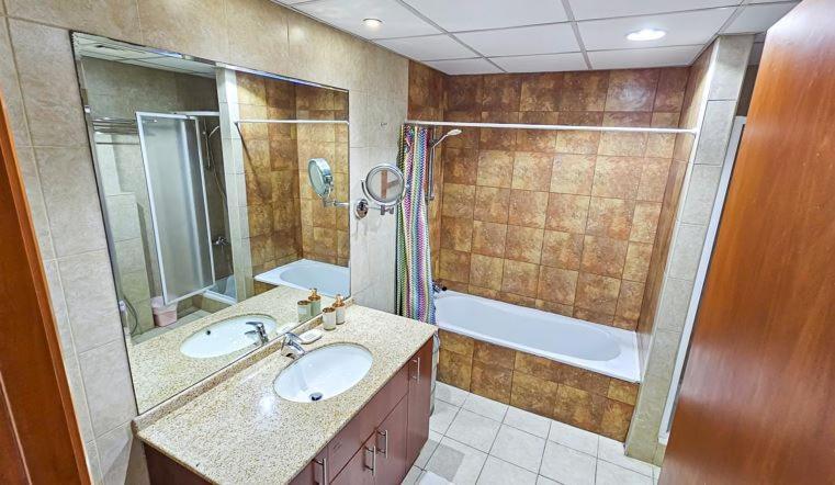 Apartment Mag218 Tower, 02 Bedrooms + Halll + Maids With Full Panoramic View In Marsa *