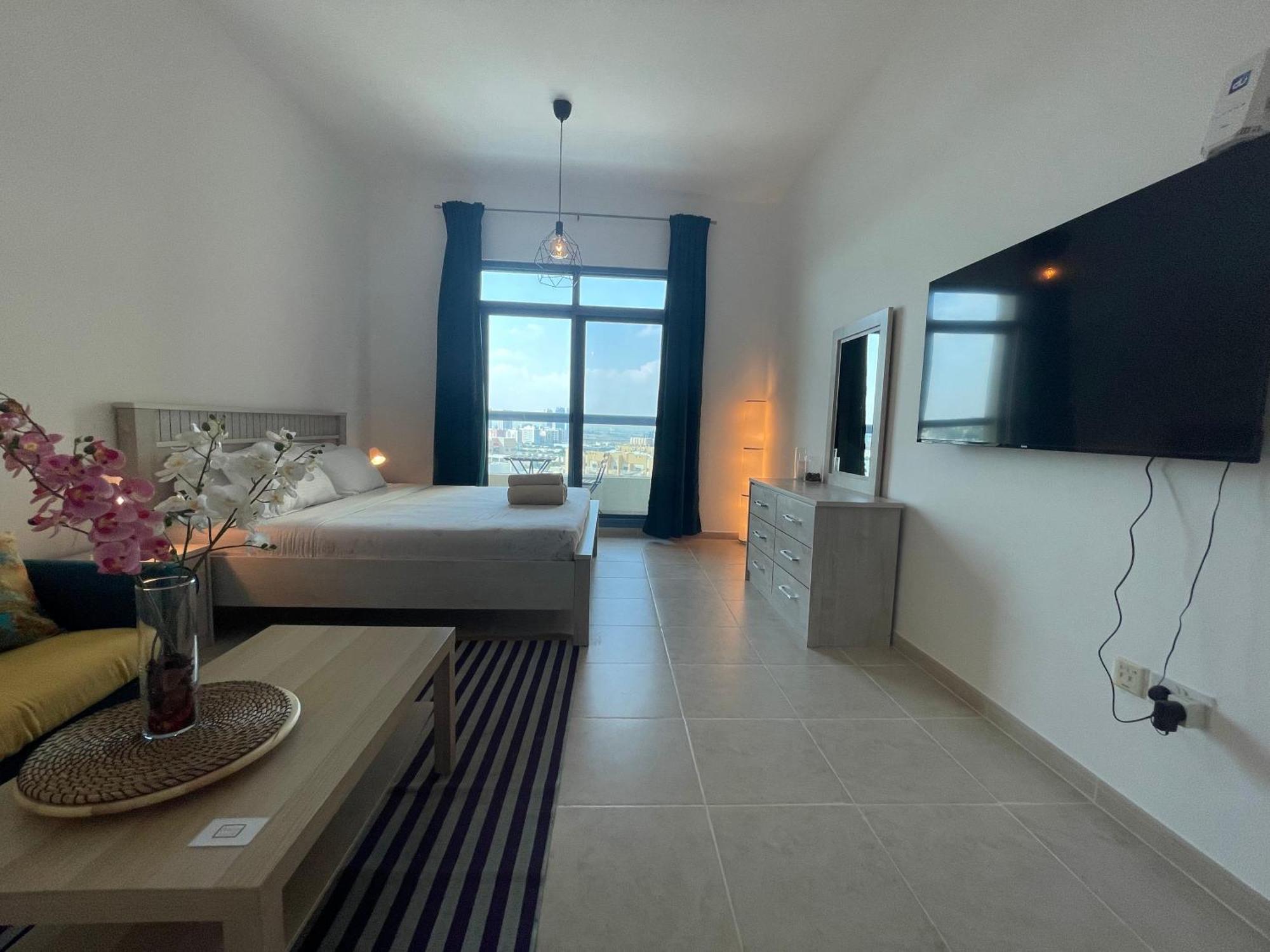 Apartment In Silicon Oasis