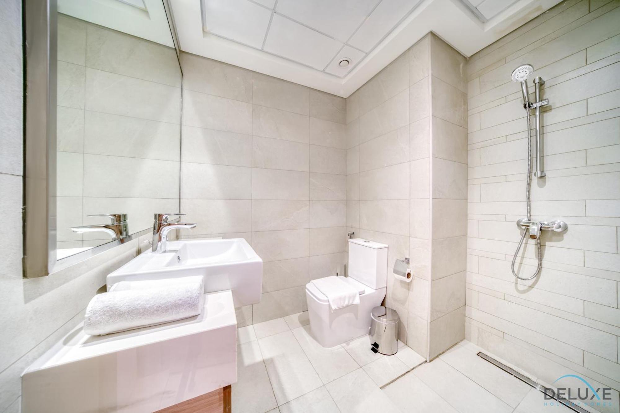 Ravishing 2br At Azizi Riviera 30, Al Merkadh By Deluxe Homes Apartment