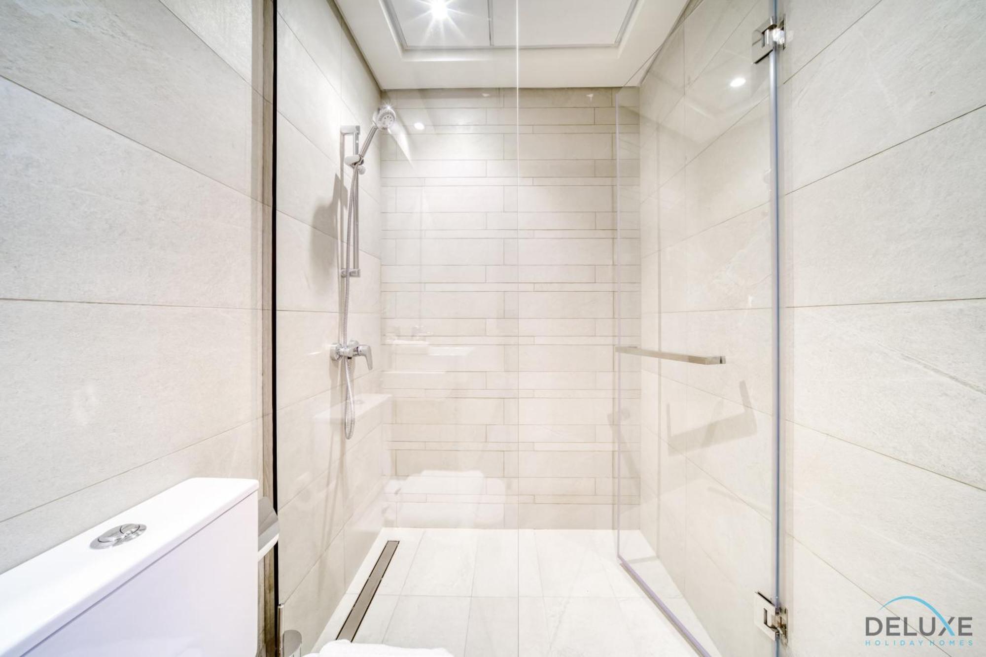 Apartment Ravishing 2br At Azizi Riviera 30, Al Merkadh By Deluxe Homes *