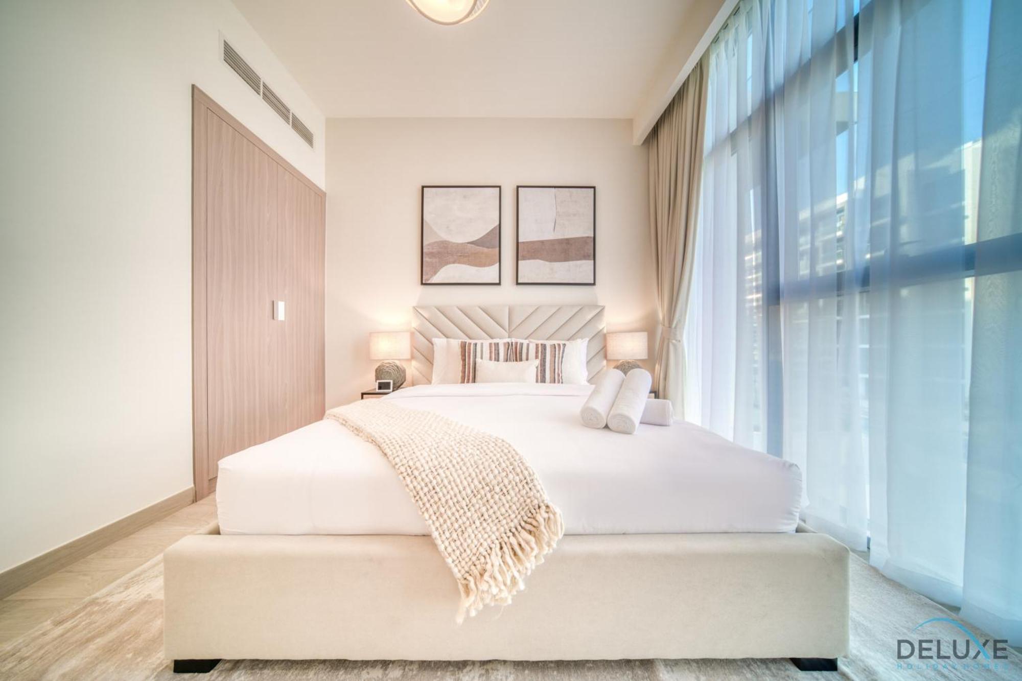 Ravishing 2br At Azizi Riviera 30, Al Merkadh By Deluxe Homes Dubai