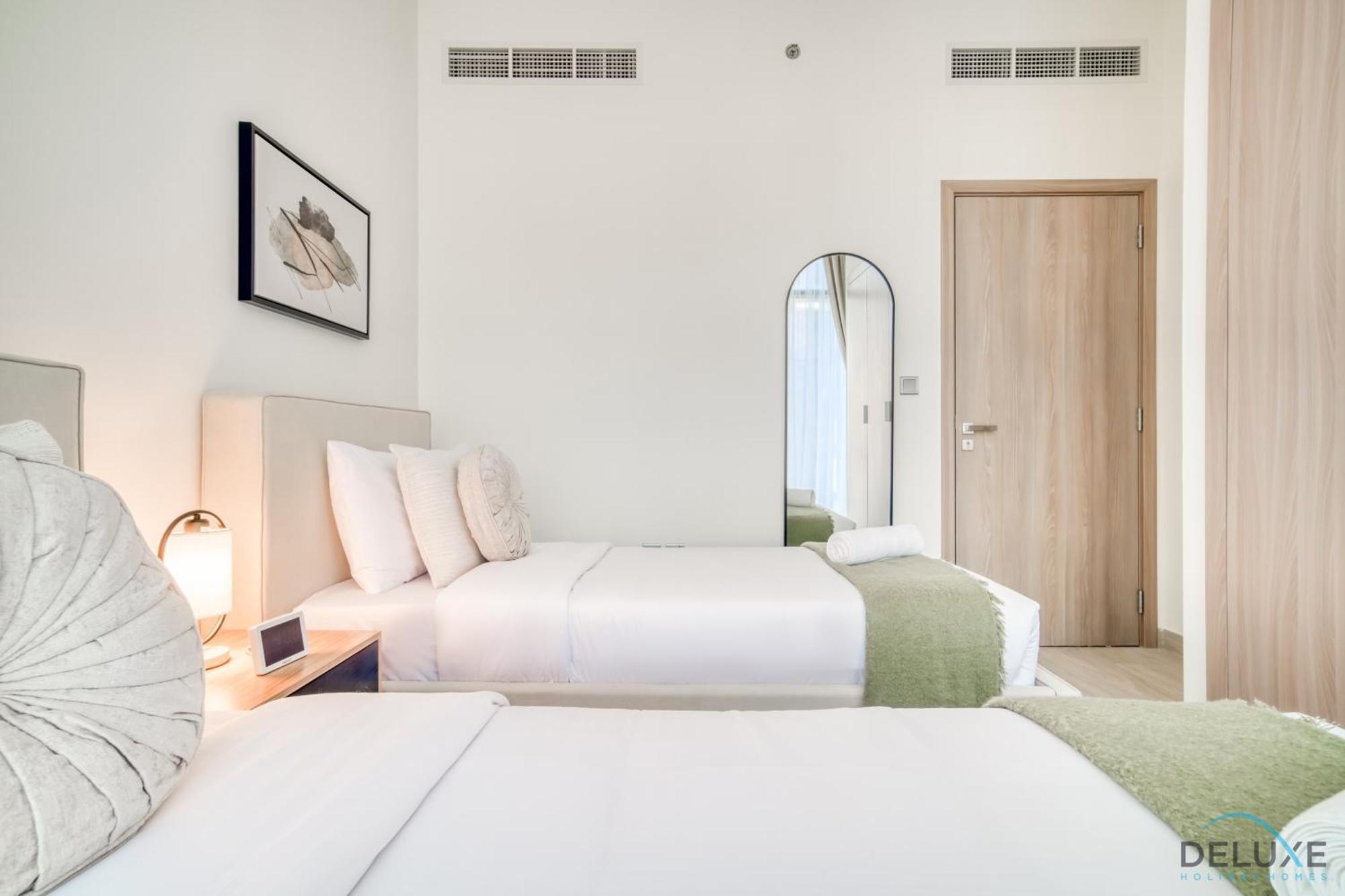 Ravishing 2br At Azizi Riviera 30, Al Merkadh By Deluxe Homes Apartment *