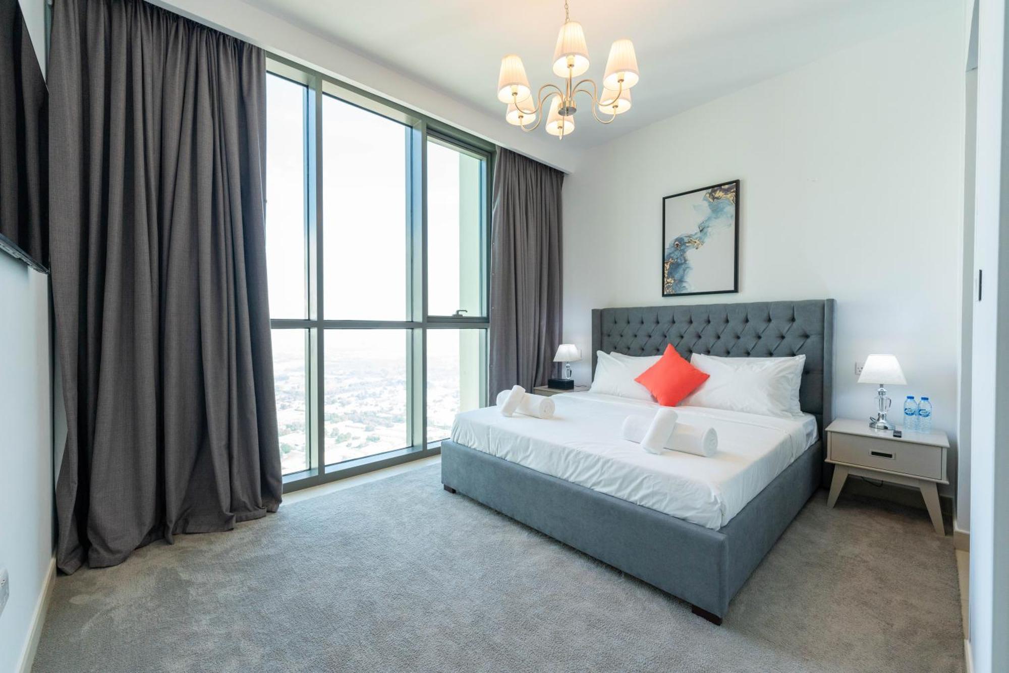Skylight Two Bedroom Downton Views 1 Direct Access To Mall Apartment
