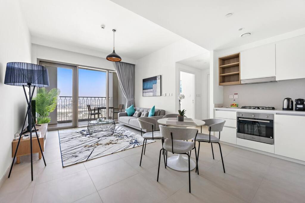 Chic 1br-downtown Views Ii T2 W/ Mall Access