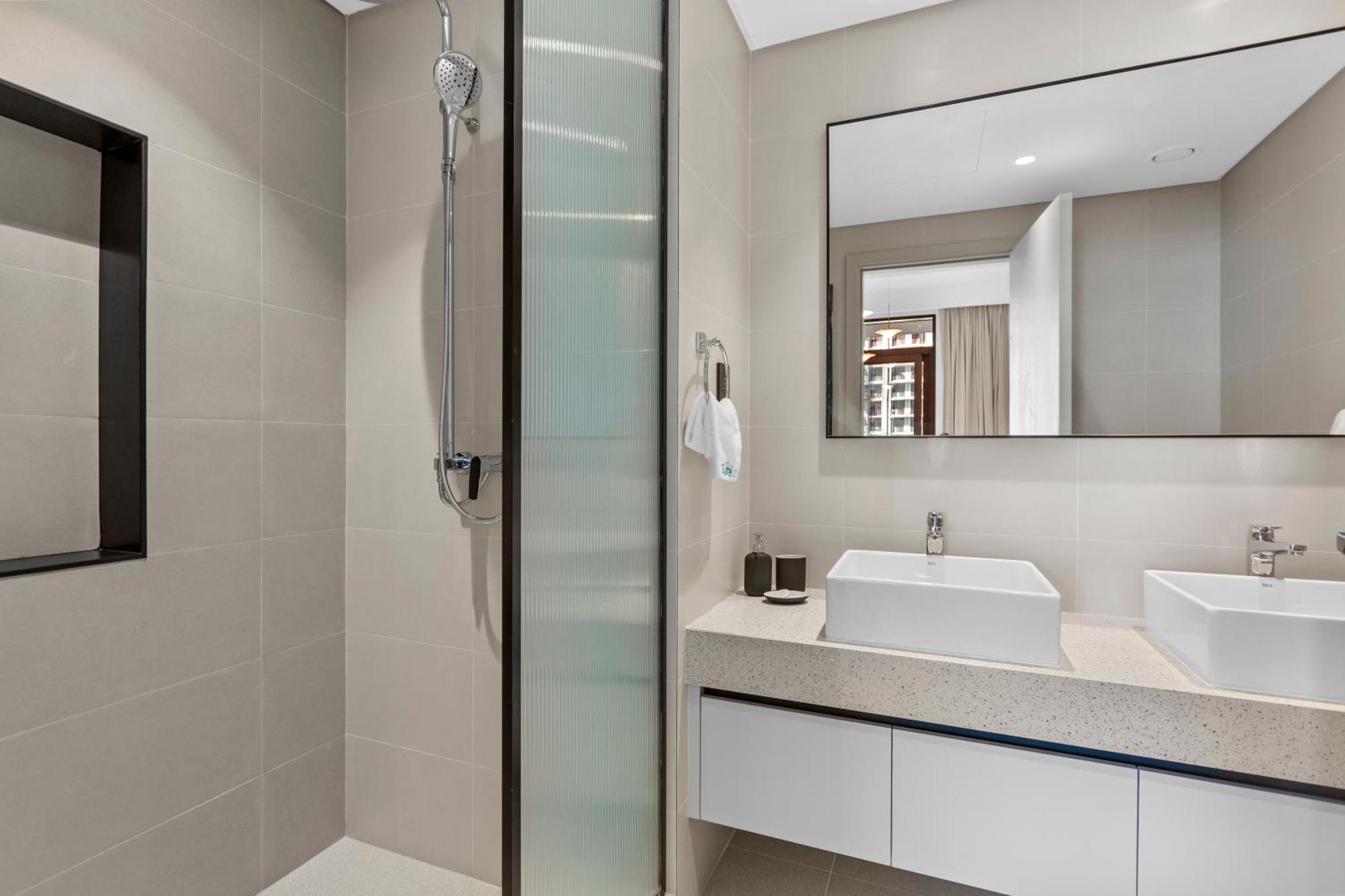 Apartment Luxurious Living In The Heart Of Emaar Beachfront *