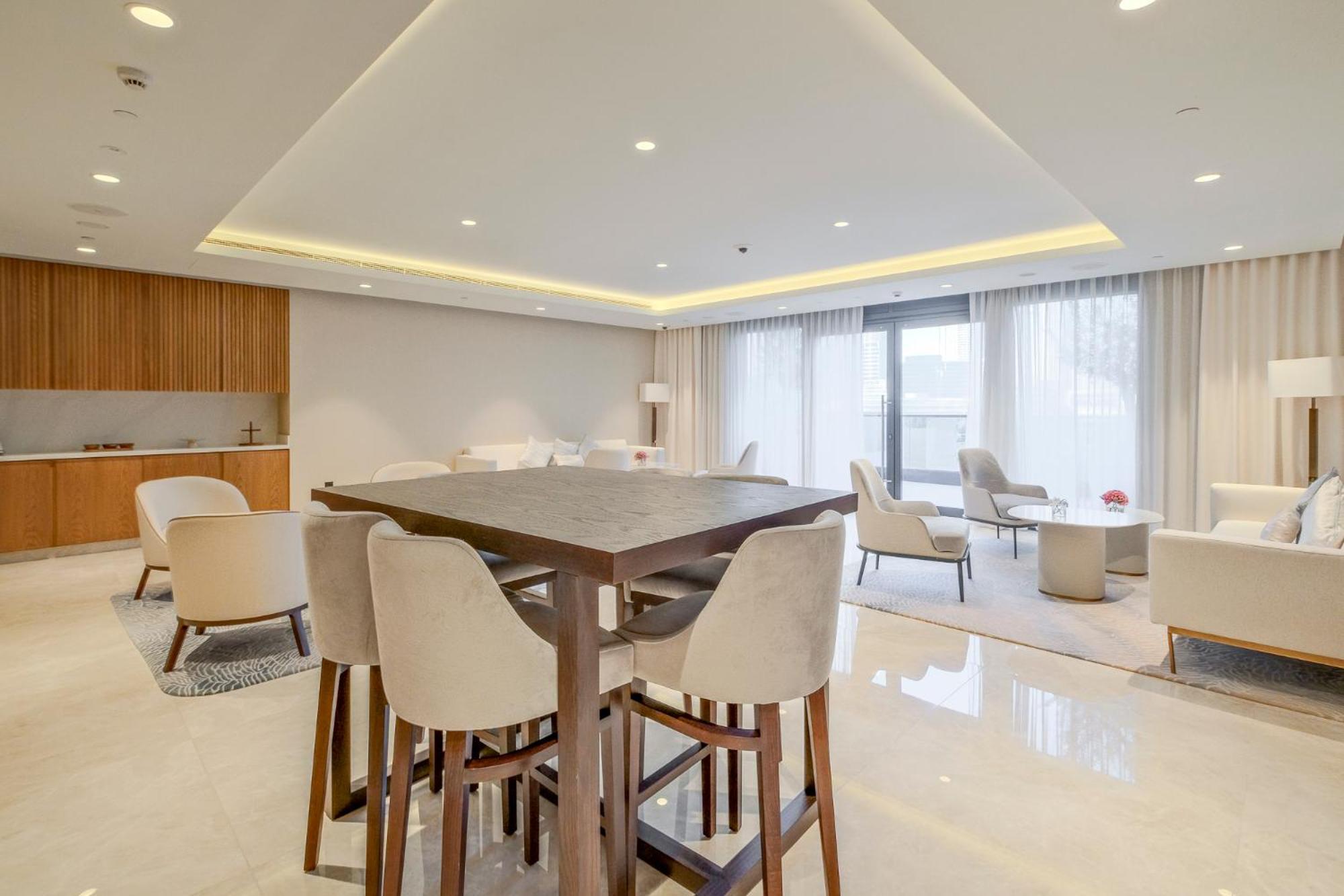 Chic Lux 2br I High Floor L By Burj Khalifa & Mall I Pool L Gym Dubai