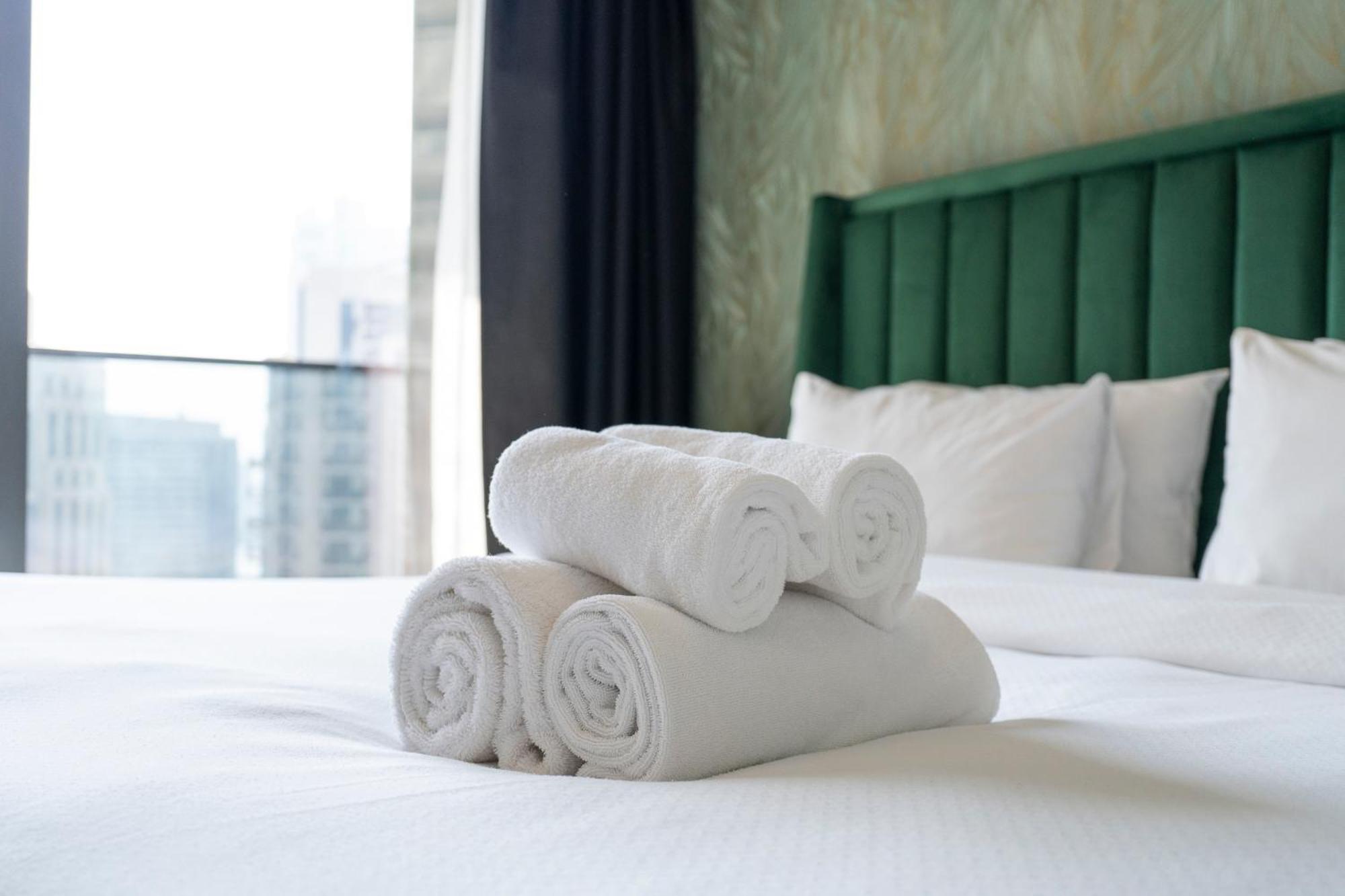 Chic Lux 2br I High Floor L By Burj Khalifa & Mall I Pool L Gym