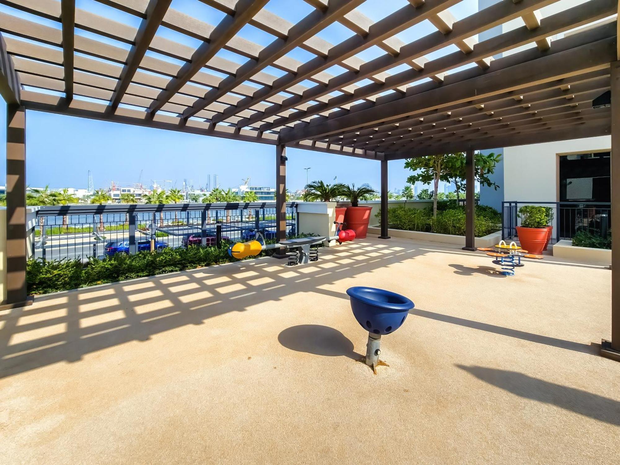 Sea View 3 Bd In La Near The Apartment