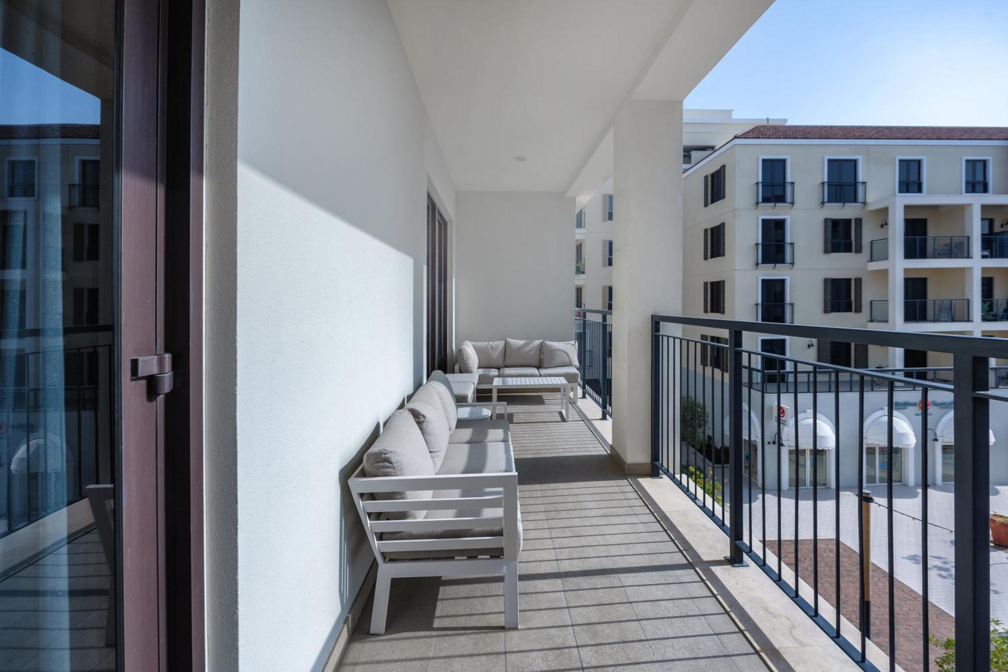 Sea View 3 Bd In La Near The Apartment *